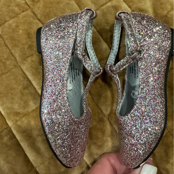 HARPER CANYON Glittery Pink Kids Shoes with adjustable straps! 🎉SO MUCH FUN🎉 - Picture 6 of 8